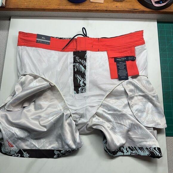 Nautica Men's Swim Trunks, Navy & White Tropical Print Beach Shorts Size XL NWT - Picture 12 of 12